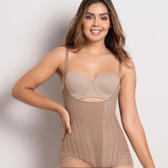 Leonisa Undetectable Firm Control Bodysuit Shaper SMALL Nude NEW Butt girdle - Picture 1 of 7